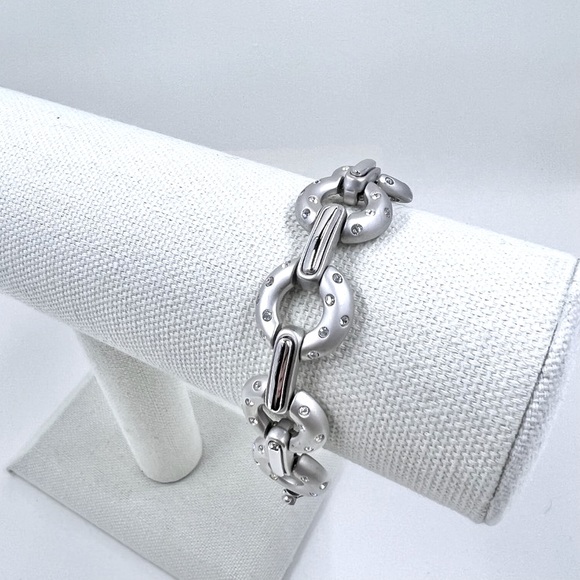 🎉HP🎉 Swarovski - Gorgeous Silver Tone Link 7” Bracelet - Picture 3 of 7
